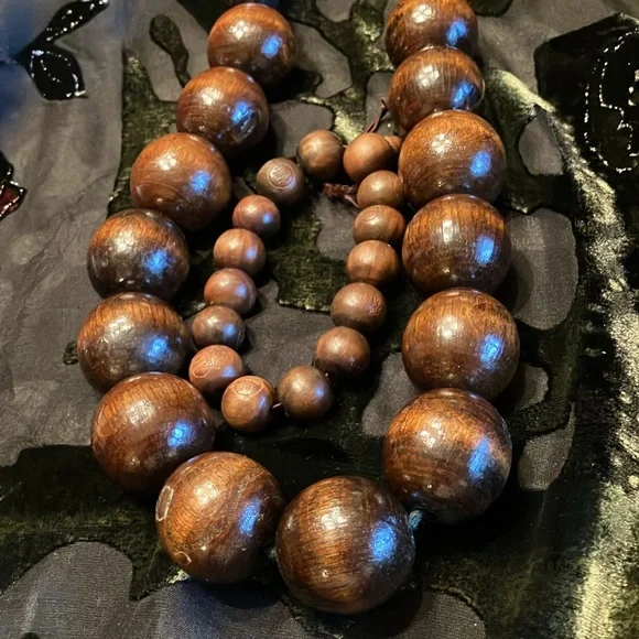 GRADUATED WOODEN BEAD NECKLACE (18” LONG) AND MATCHING BRACELET - Picture 1 of 11